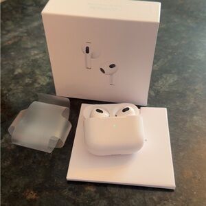 Apple AirPods Pro (White) with Charging Case
